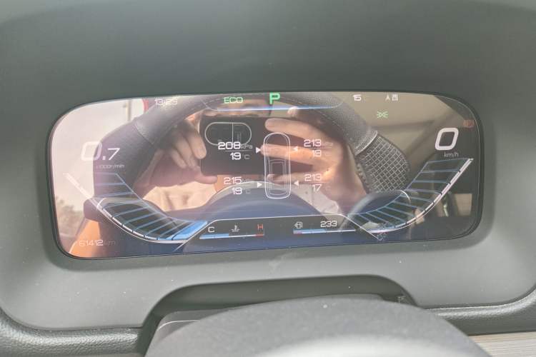 Used BYD Tang 2018 2.0T Automatic SmartConnect Prestige 7-Seater China V Standard Odometer Close Up