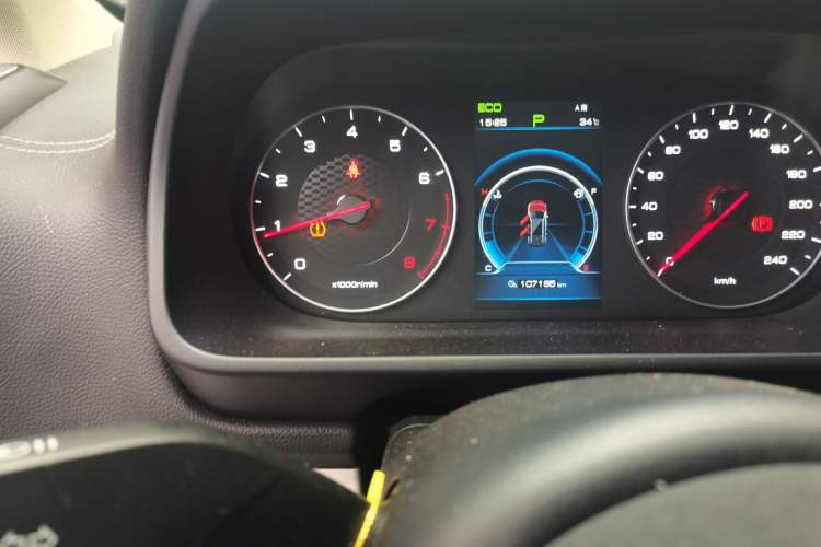 Used BYD Tang 2018 2.0T Automatic Smart Connect Prestige 7-Seater China V Standard Odometer Close Up