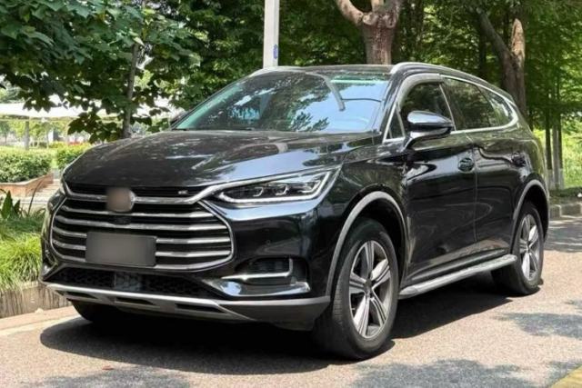 Ojetý BYD Tang 2018 2.0T Automatic SmartConnect Luxury 7-Seater China V Emission Standard