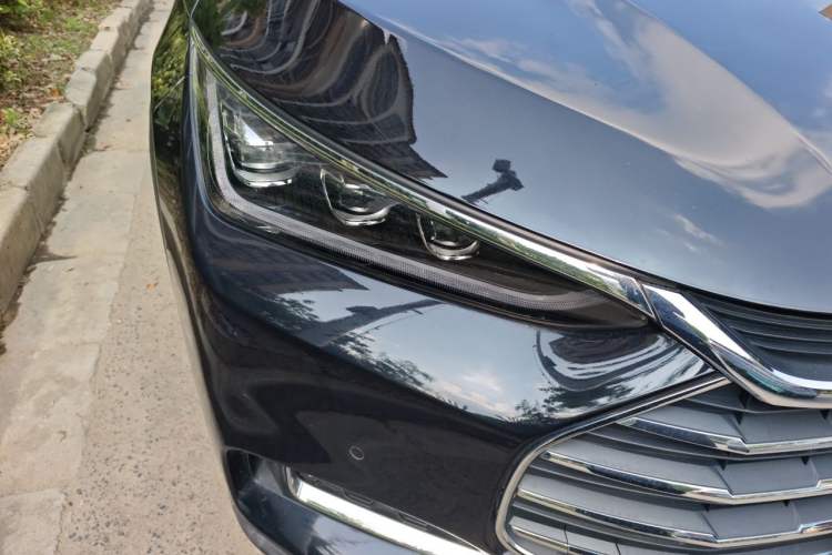 Used BYD Tang 2018 2.0T Automatic SmartConnect Prestige 7-Seater China V Standard Right Front Headlight