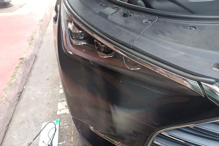 Used BYD Tang 2018 2.0T Automatic SmartConnect Prestige 7-Seater China V Standard Right Front Headlight