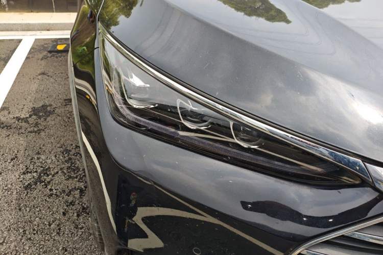 Used BYD Tang 2018 2.0T Automatic SmartConnect Luxury 7-Seater China V Emission Standard Right Front Headlight
