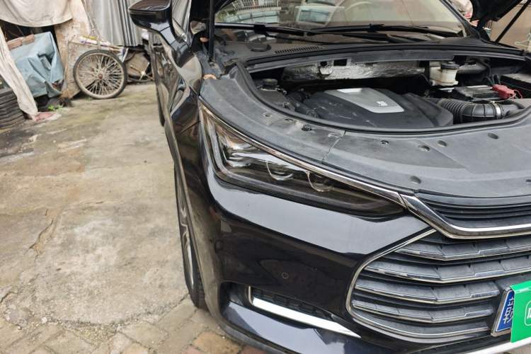 Used BYD Tang 2018 2.0T Automatic SmartConnect Prestige 7-Seater China V Standard Right Front Headlight