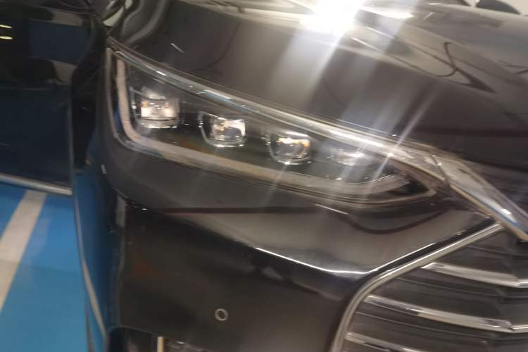 Used BYD Tang 2018 2.0T Automatic Smart Connect Prestige 7-Seater China V Standard Right Front Headlight