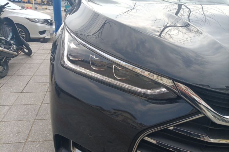 Used BYD Tang 2018 2.0T Automatic SmartConnect Prestige 7-Seater China V Standard Right Front Headlight
