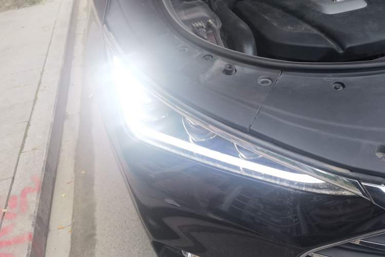 Used BYD Tang 2018 2.0T Automatic SmartConnect Prestige 7-Seater China V Standard Right Front Headlight