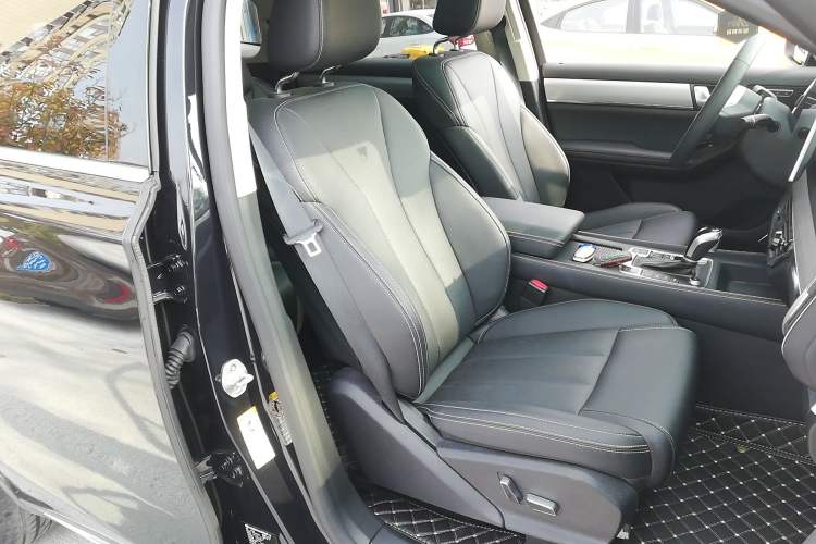 Used BYD Tang 2018 2.0T Automatic SmartConnect Prestige 7-Seater China V Standard Right Front Seat