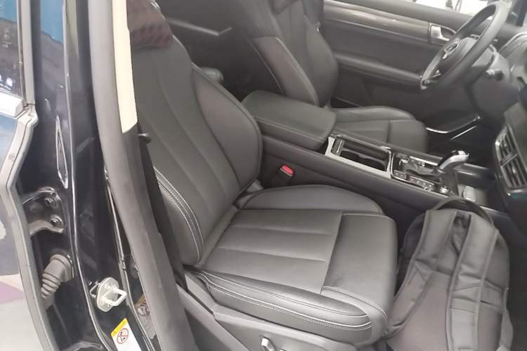 Used BYD Tang 2018 2.0T Automatic SmartConnect Prestige 7-Seater China V Standard Right Front Seat