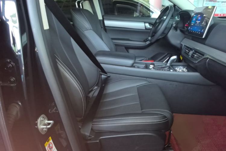 Used BYD Tang 2018 2.0T Automatic SmartConnect Luxury Edition 5 Seats China V Standard Right Front Seat