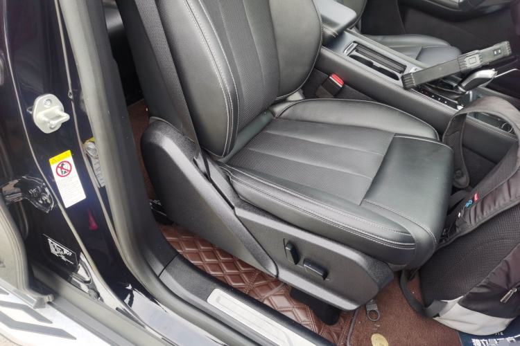 Used BYD Tang 2018 2.0T Automatic Smart Connect Prestige 7-Seater China V Standard Right Front Seat