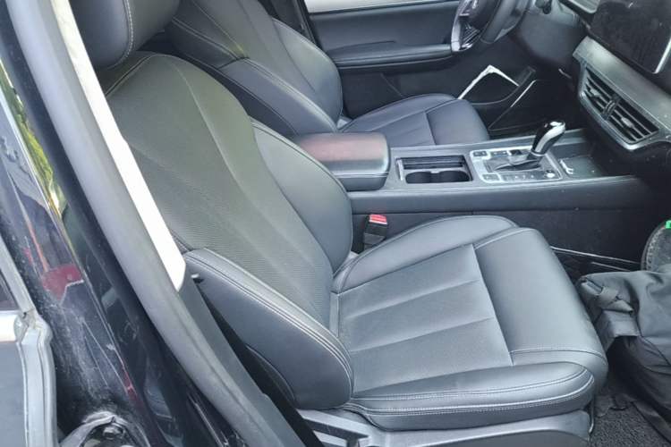 Used BYD Tang 2018 2.0T Automatic SmartConnect Luxury Edition 5 Seats China V Standard Right Front Seat