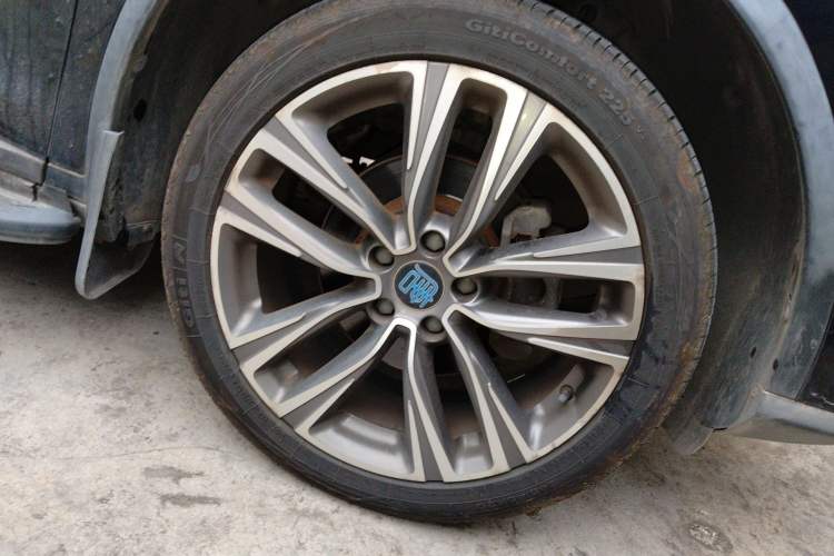 Used BYD Tang 2018 2.0T Automatic Smart Connect Prestige 7-Seater China V Standard Right Front Wheel Hub