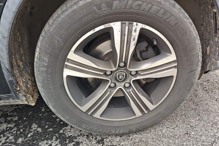 Used BYD Tang 2018 2.0T Automatic SmartConnect Luxury 7-Seater China V Emission Standard Right Front Wheel Hub
