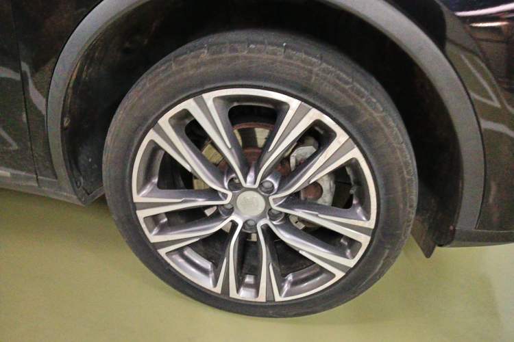 Used BYD Tang 2018 2.0T Automatic SmartConnect Prestige 5-Seater Emission Standard China V Right Front Wheel Hub