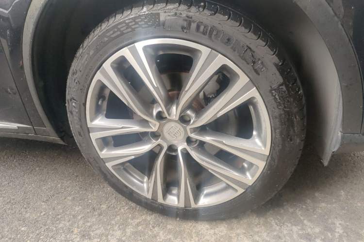 Used BYD Tang 2018 2.0T Automatic Smart Connect Prestige 7-Seater China V Standard Right Front Wheel Hub