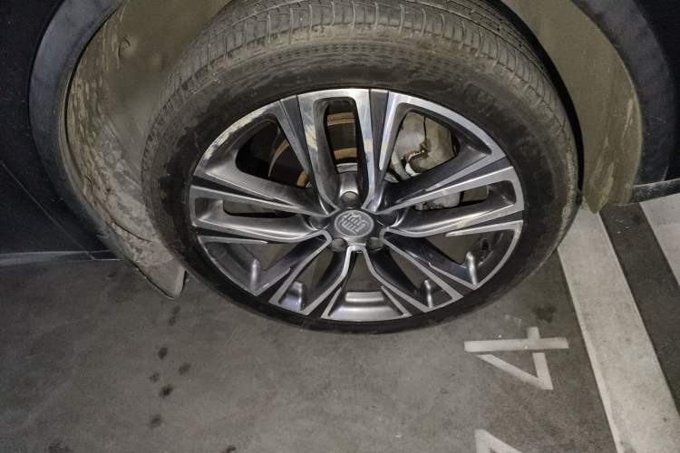 Used BYD Tang 2018 2.0T Automatic SmartConnect Prestige 7-Seater China V Standard Right Front Wheel Hub