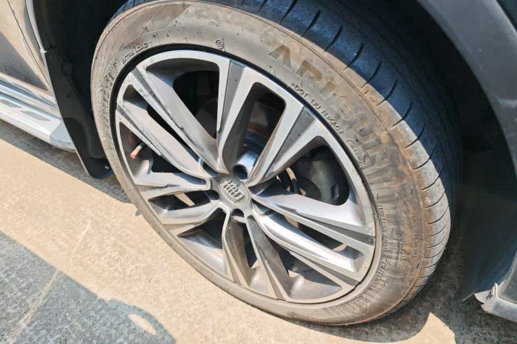 Used BYD Tang 2018 2.0T Automatic SmartConnect Prestige 7-Seater China V Standard Right Front Wheel Hub
