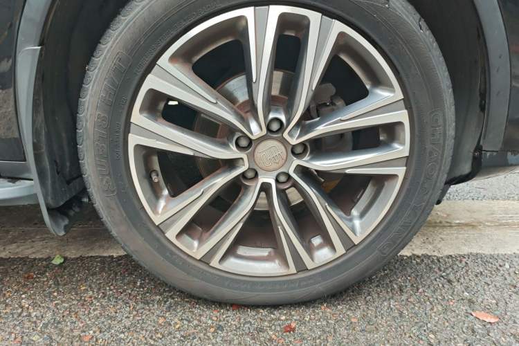 Used BYD Tang 2018 2.0T Automatic SmartConnect Prestige 5-Seater Emission Standard China V Right Front Wheel Hub