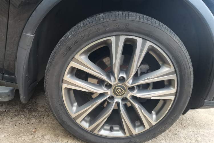 Used BYD Tang 2018 2.0T Automatic SmartConnect Prestige 7-Seater China V Standard Right Front Wheel Hub