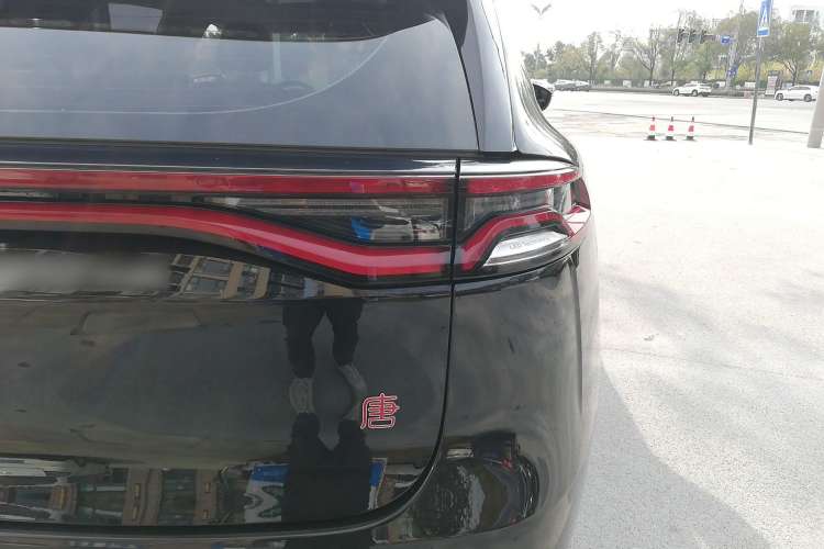 Used BYD Tang 2018 2.0T Automatic SmartConnect Prestige 7-Seater China V Standard Right Rear Taillight