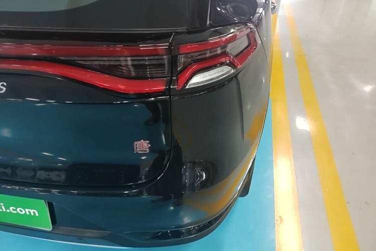 Used BYD Tang 2018 2.0T Automatic Smart Connect Prestige 7-Seater China V Standard Right Rear Taillight