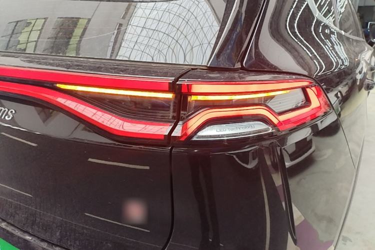Used BYD Tang 2018 2.0T Automatic SmartConnect Prestige 7-Seater China V Standard Right Rear Taillight