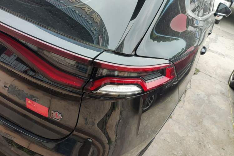 Used BYD Tang 2018 2.0T Automatic Smart Connect Prestige 7-Seater China V Standard Right Rear Taillight