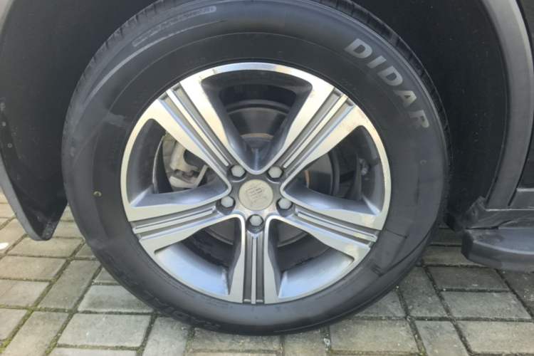Used BYD Tang 2018 2.0T Automatic SmartConnect Luxury Edition 5 Seats China V Standard Right Rear Wheel Hub