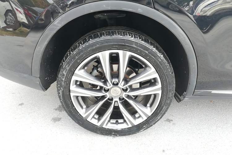 Used BYD Tang 2018 2.0T Automatic SmartConnect Prestige 7-Seater China V Standard Right Rear Wheel Hub