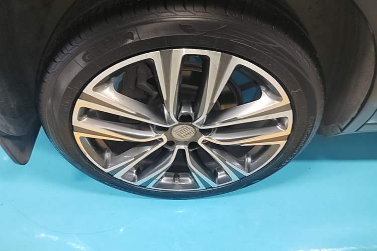 Used BYD Tang 2018 2.0T Automatic Smart Connect Prestige 7-Seater China V Standard Right Rear Wheel Hub
