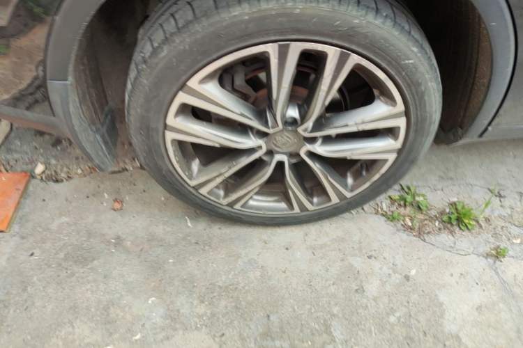 Used BYD Tang 2018 2.0T Automatic Smart Connect Prestige 7-Seater China V Standard Right Rear Wheel Hub