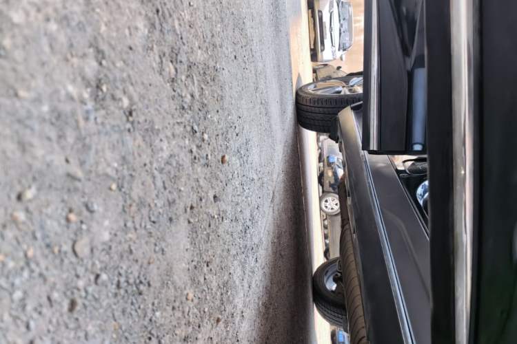 Used BYD Tang 2018 2.0T Automatic SmartConnect Prestige 7-Seater China V Standard Right Side Sill