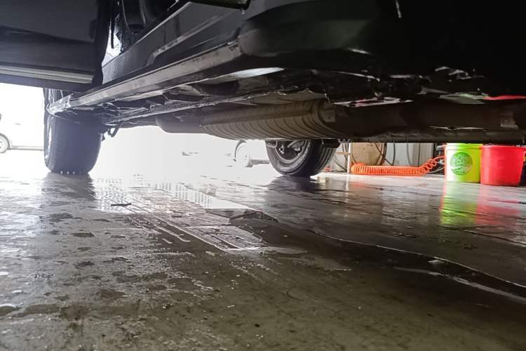 Used BYD Tang 2018 2.0T Automatic SmartConnect Luxury 7-Seater China V Emission Standard Right Side Sill