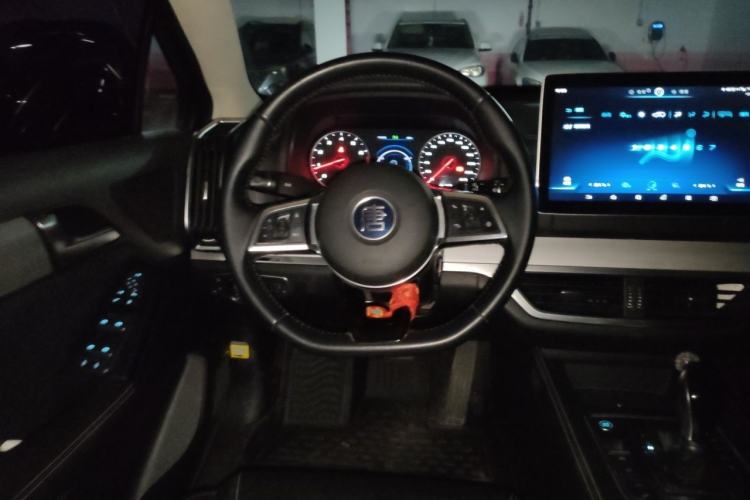 Used BYD Tang 2018 2.0T Automatic SmartConnect Prestige 5-Seater Emission Standard China V Steering Wheel