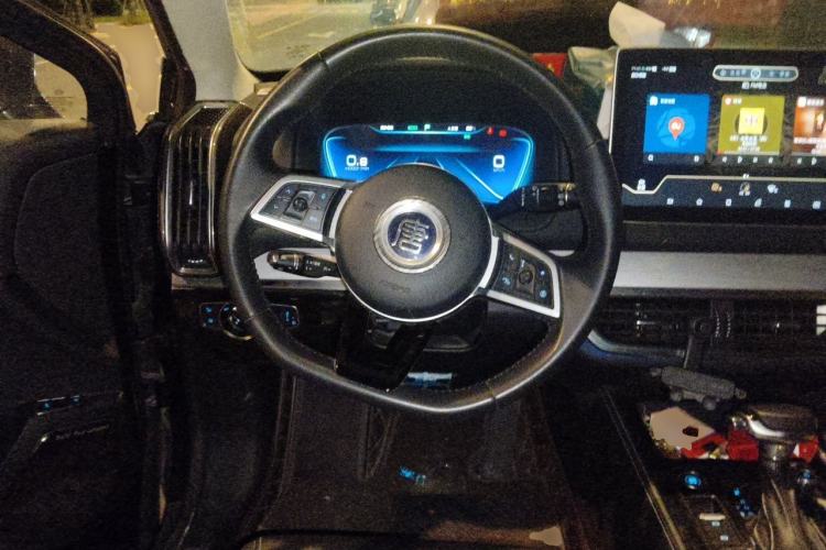 Used BYD Tang 2018 2.0T Automatic SmartConnect Luxury Version 7 Seats China V Standard Steering Wheel