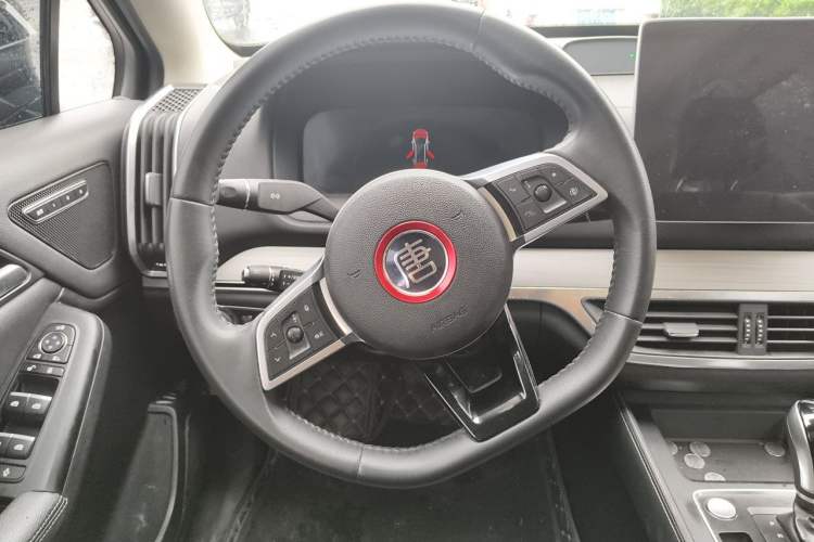 Used BYD Tang 2018 2.0T Automatic SmartConnect Prestige 7-Seater China V Standard Steering Wheel