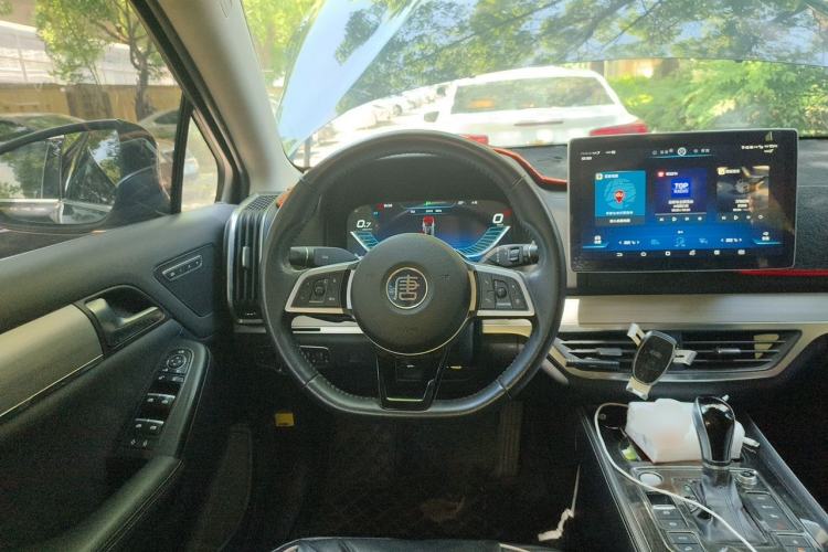 Used BYD Tang 2018 2.0T Automatic SmartConnect Luxury Version 7 Seats China V Standard Steering Wheel