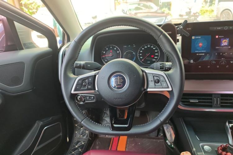 Used BYD Tang 2018 2.0T Automatic SmartConnect Luxury 7-Seater China V Emission Standard Steering Wheel