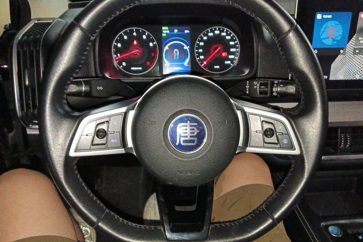 Used BYD Tang 2018 2.0T Automatic SmartConnect Prestige 5-Seater Emission Standard China V Steering Wheel