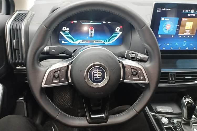Used BYD Tang 2018 2.0T Automatic SmartConnect Prestige 7-Seater China V Standard Steering Wheel