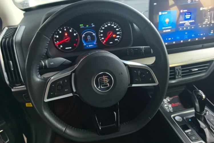 Used BYD Tang 2018 2.0T Automatic SmartConnect Luxury Edition 5 Seats China V Standard Steering Wheel