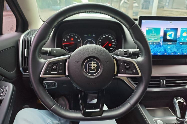 Used BYD Tang 2018 2.0T Automatic SmartConnect Prestige 5-Seater Emission Standard China V Steering Wheel