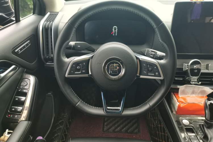 Used BYD Tang 2018 2.0T Automatic SmartConnect Prestige 7-Seater China V Standard Steering Wheel