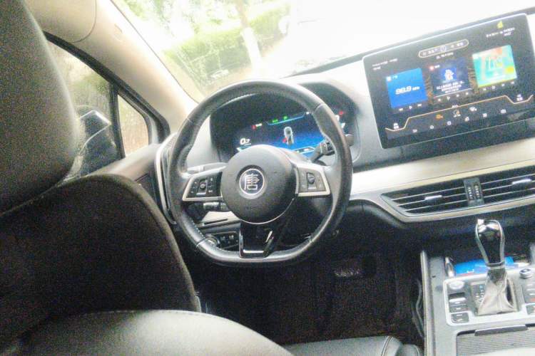 Used BYD Tang 2018 2.0T Automatic SmartConnect Prestige 7-Seater China V Standard Steering Wheel
