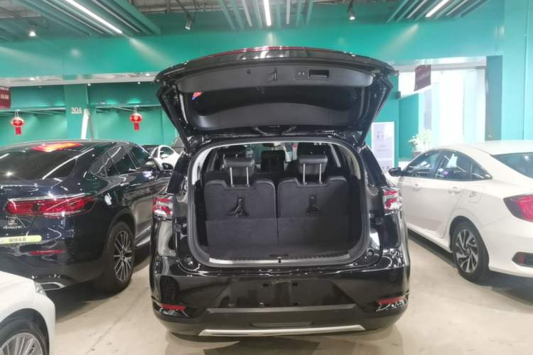 Used BYD Tang 2018 2.0T Automatic SmartConnect Prestige 7-Seater China V Standard Trunk