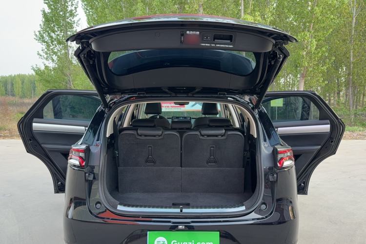 Used BYD Tang 2018 2.0T Automatic SmartConnect Prestige 7-Seater China V Standard Trunk