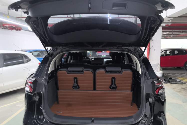 Used BYD Tang 2018 2.0T Automatic Smart Connect Prestige 7-Seater China V Standard Trunk