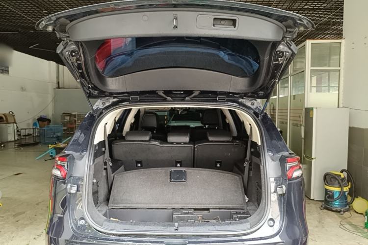 Used BYD Tang 2018 2.0T Automatic SmartConnect Luxury 7-Seater China V Emission Standard Trunk