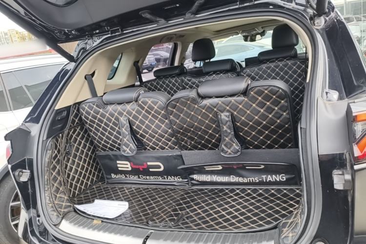 Used BYD Tang 2018 2.0T Automatic SmartConnect Prestige 7-Seater China V Standard Trunk