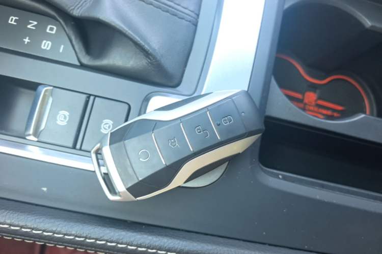 Used BYD Tang 2018 2.0T Automatic SmartConnect Luxury Edition 5 Seats China V Standard Vehicle Key